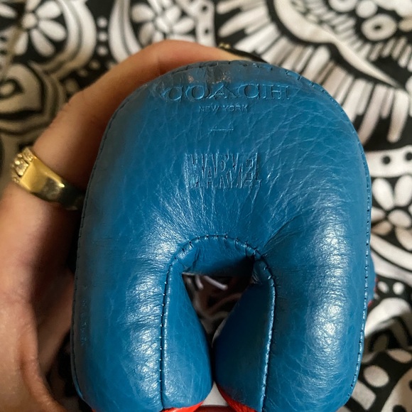 Coach Marvel Spider-Man Bear kaychain - Picture 4 of 4